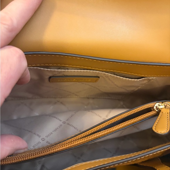 Michael Kors Tan Leather Handbag - Picture 7 of 8